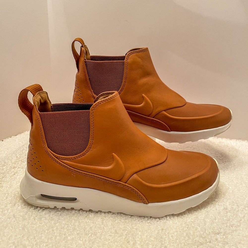 NWOB Nike Air Max Thea Mid Ankle Boot Ale Brown Cognac Women’s Size 7.5 Leather